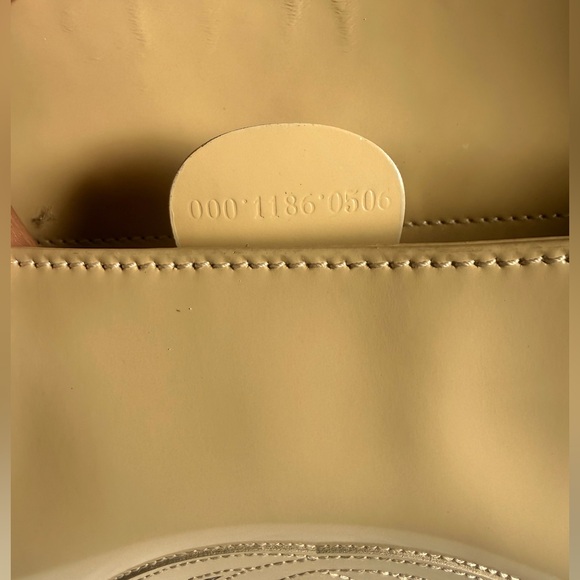 Gucci Cream Shoulder Bag - Picture 9 of 10